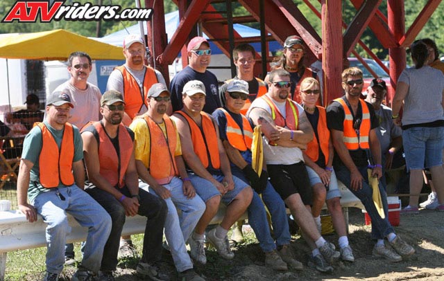 2007-04-atv-flaggers