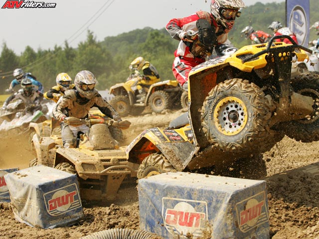 2007-05-chris-borich-holeshot