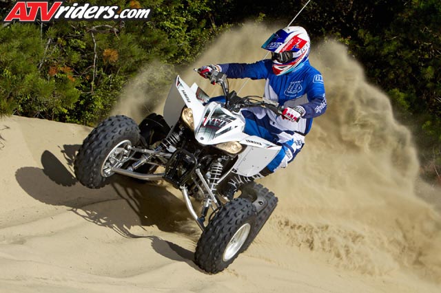 2012_YAM_YFZ450_ACP_17806