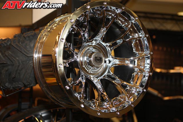 wheels-dwt-diablo-utv-beadlock-wheel-chrome